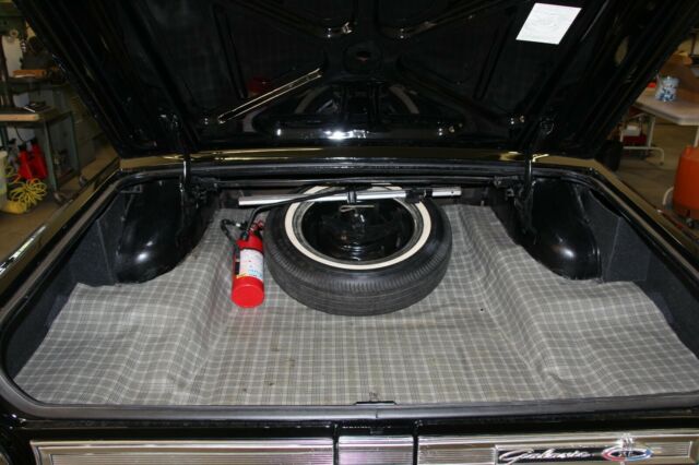 Ford Galaxie 1964 image number 22