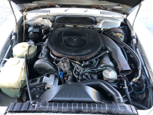 Mercedes-Benz SL-Class 1979 image number 11