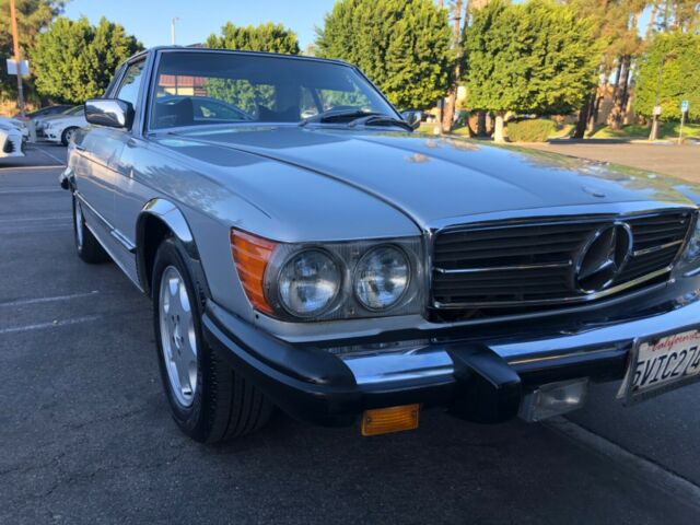 Mercedes-Benz SL-Class 1979 image number 5