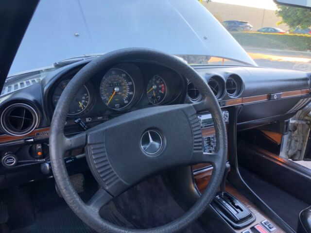Mercedes-Benz SL-Class 1979 image number 8