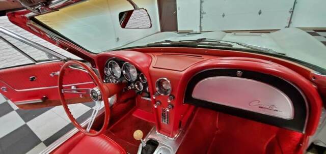 Chevrolet Corvette 1963 image number 22
