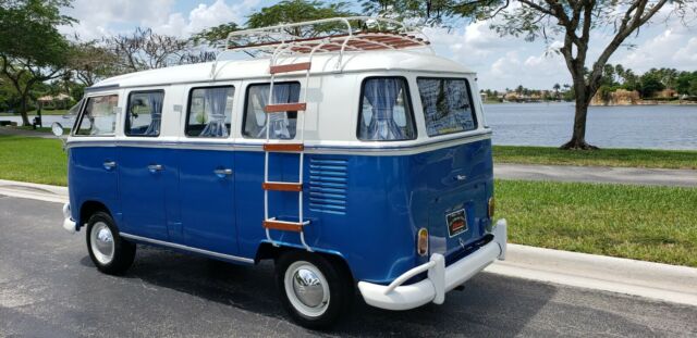 Volkswagen Bus/Vanagon 1975 image number 15