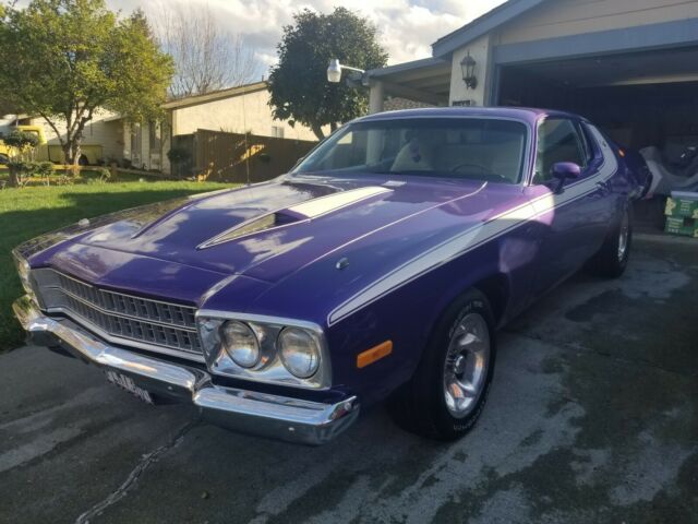 Plymouth Road Runner 1973 image number 33