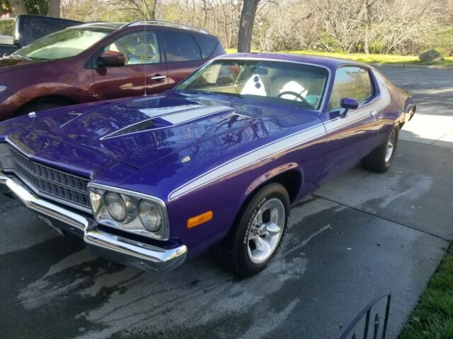 Plymouth Road Runner 1973 image number 41