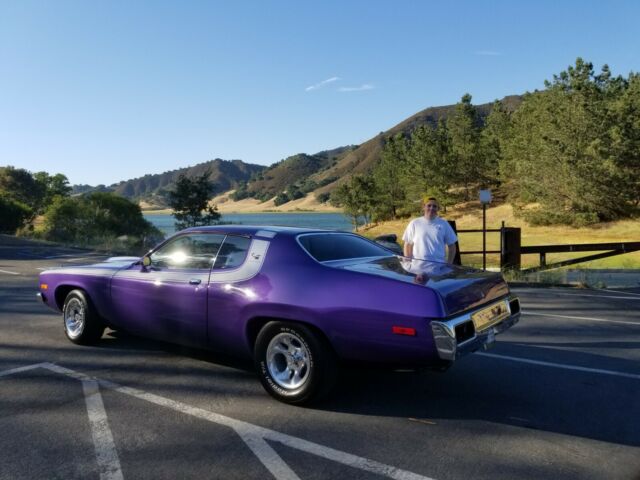 Plymouth Road Runner 1973 image number 44
