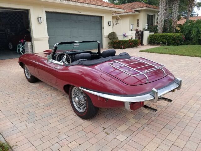 Jaguar E-Type 1969 image number 1