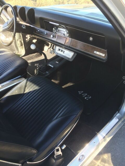 Oldsmobile 442 1969 image number 23