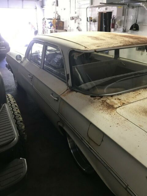 Chevrolet Belair 1961 image number 2