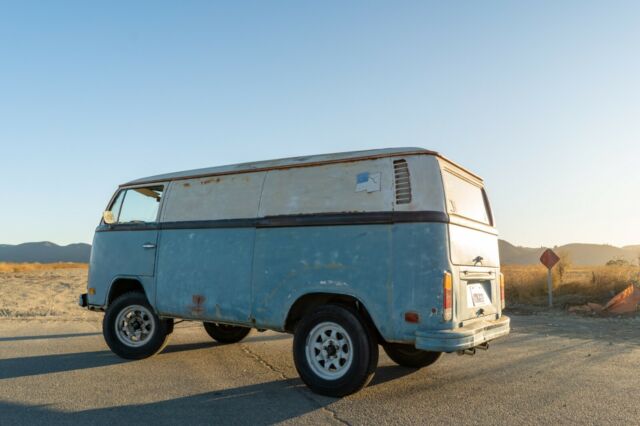 Volkswagen Bus/Vanagon 1973 image number 32