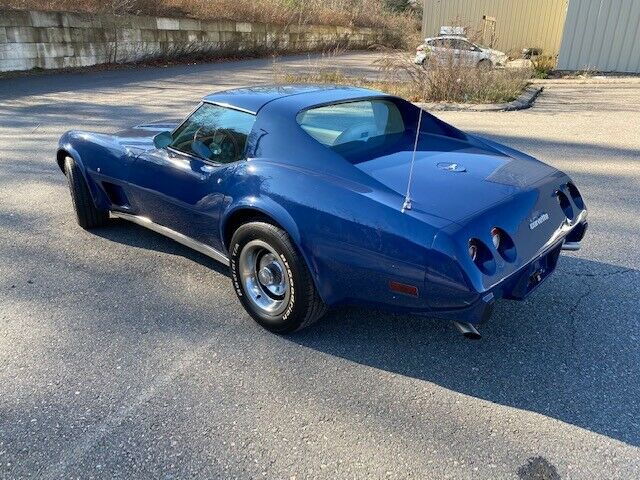Chevrolet Corvette 1977 image number 2