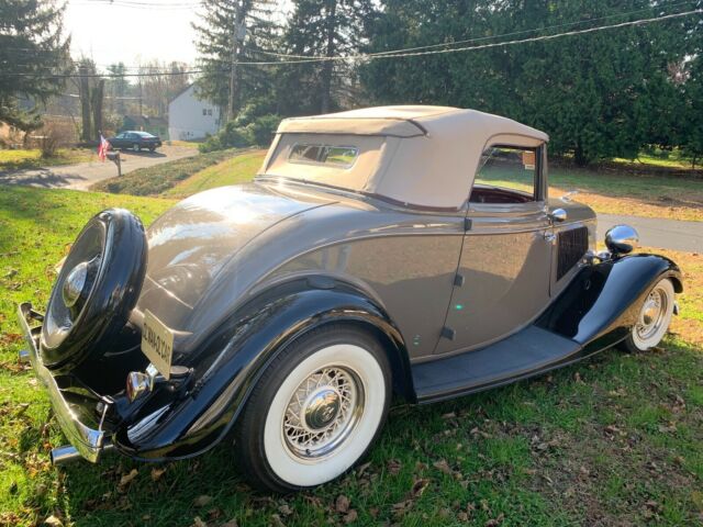 Ford Deluxe 1933 image number 3