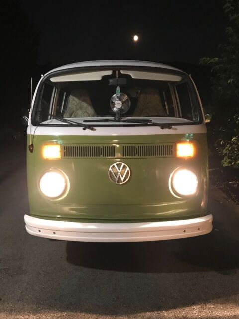 Volkswagen Bus/Vanagon 1977 image number 11
