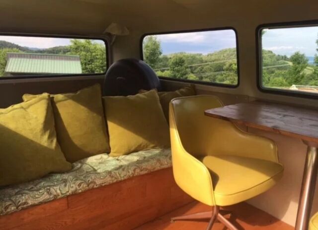 Volkswagen Bus/Vanagon 1977 image number 9