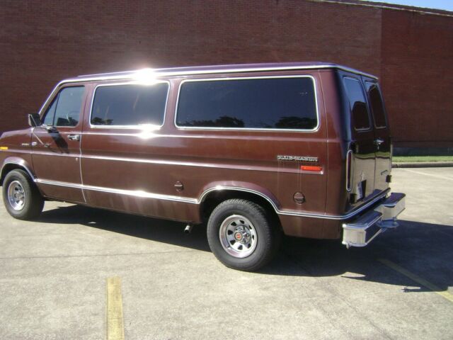 Ford E-Series Van 1979 image number 2
