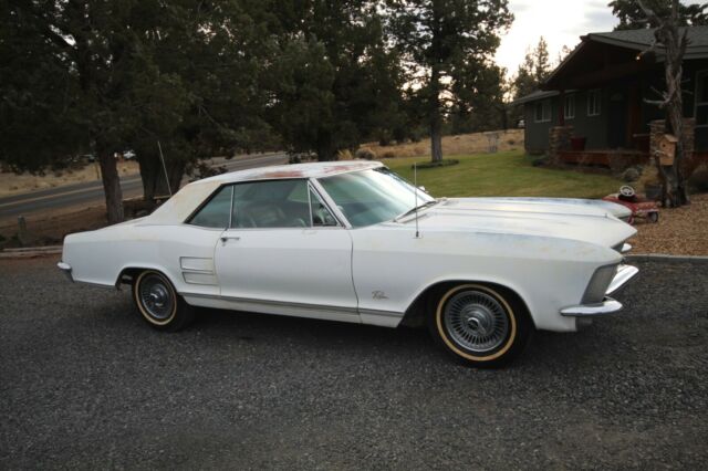 Buick Riviera 1964 image number 25