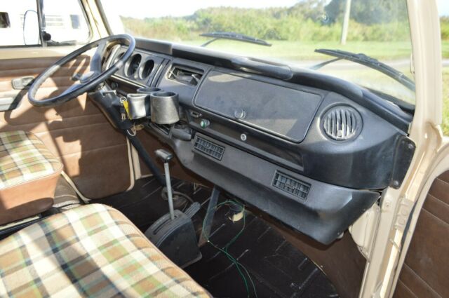 Volkswagen Bus/Vanagon 1978 image number 38