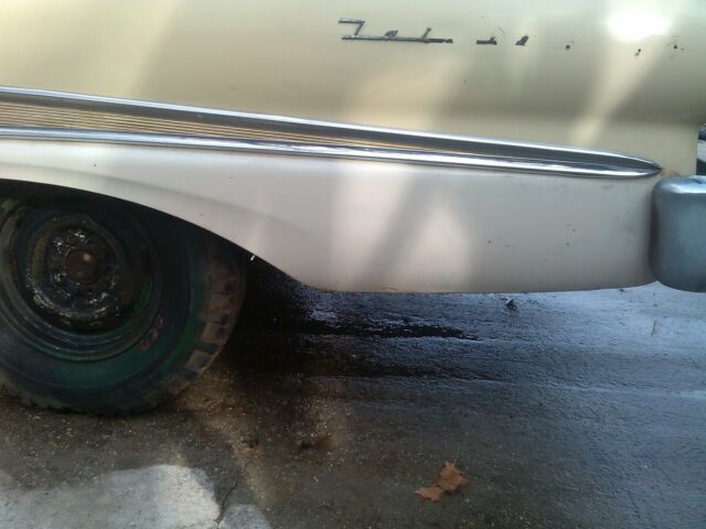Ford Fairlane 1958 image number 24