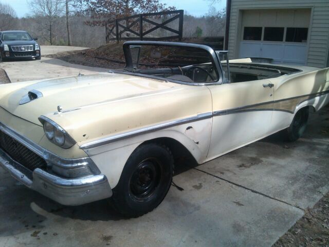 Ford Fairlane 1958 image number 4