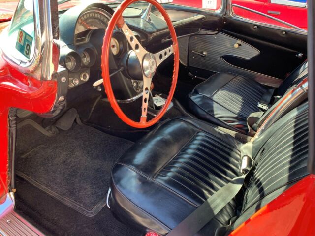 Chevrolet Corvette 1961 image number 17