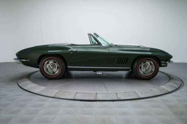Chevrolet Corvette 1967 image number 17