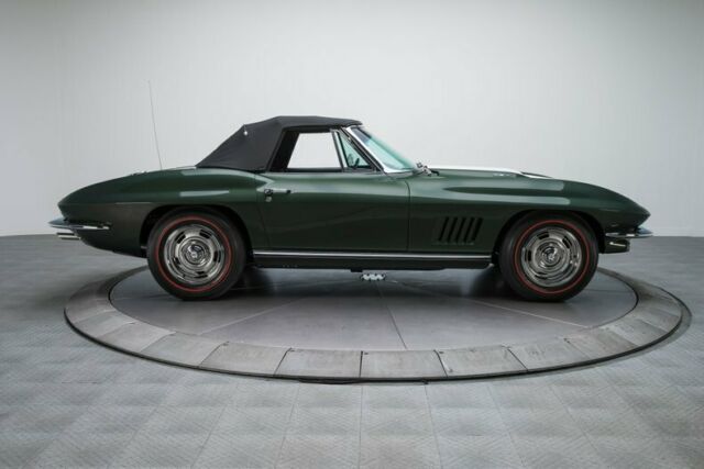 Chevrolet Corvette 1967 image number 18
