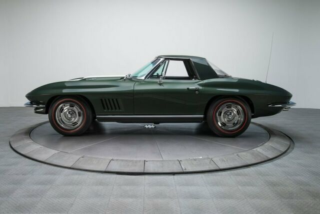 Chevrolet Corvette 1967 image number 22
