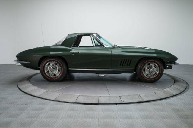 Chevrolet Corvette 1967 image number 43