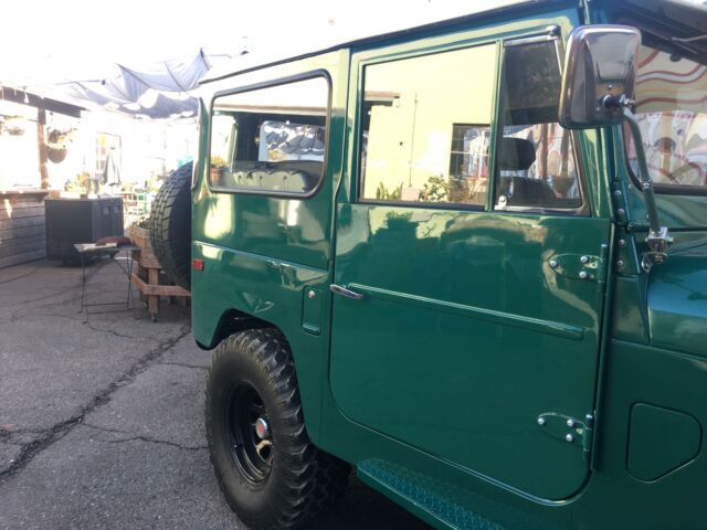 Toyota FJ Cruiser 1973 image number 9