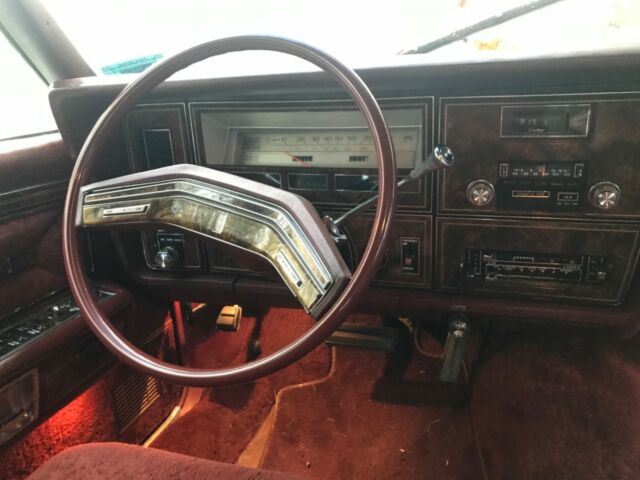Lincoln Continental 1979 image number 9