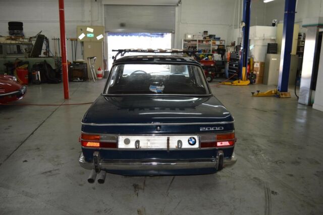 BMW 2000 1970 image number 32