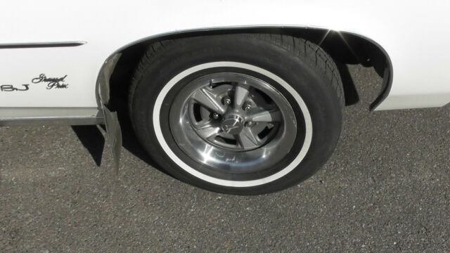Pontiac Grand Prix 1974 image number 22