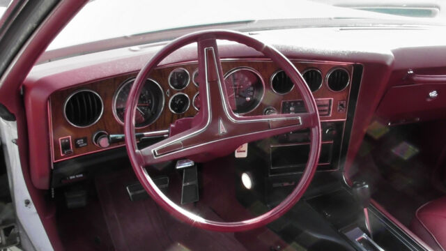 Pontiac Grand Prix 1974 image number 32