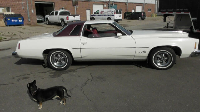 Pontiac Grand Prix 1974 image number 4