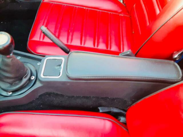 MG MGB 1977 image number 11