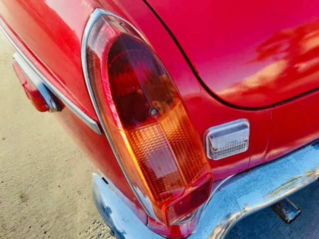 MG MGB 1977 image number 35