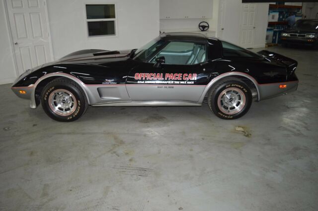 Chevrolet Corvette 1978 image number 32