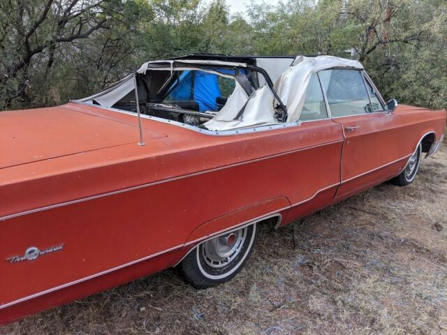 Chrysler 300 Series 1967 image number 2
