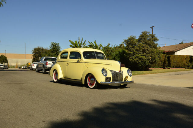 Ford Tudor 1940 image number 21