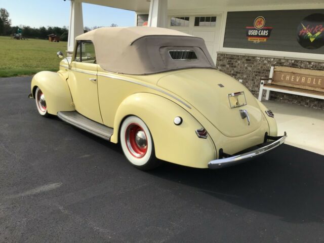 Ford DELUXE 1940 image number 3