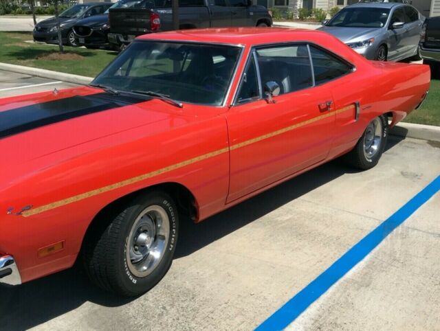 Plymouth Road Runner 1970 image number 38