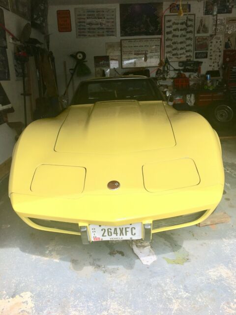 Chevrolet Corvette 1975 image number 10