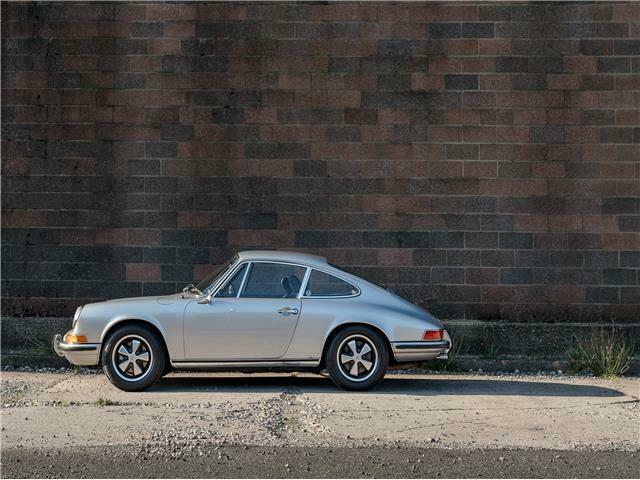 Porsche 911 1970 image number 16