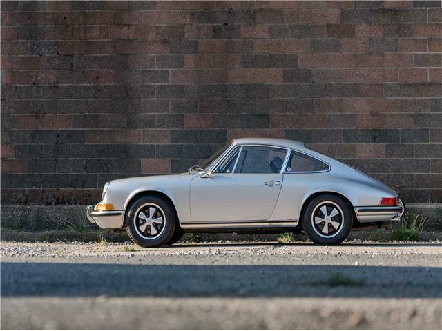 Porsche 911 1970 image number 2