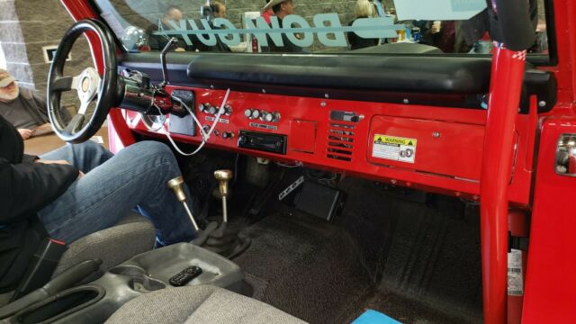 Ford Bronco 1973 image number 33