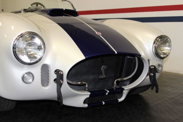 Superformance Cobra Mark III 1965 image number 31
