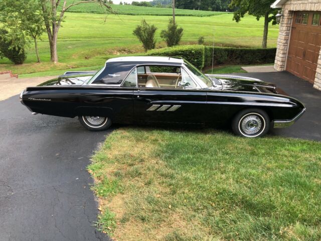 Ford Thunderbird 1963 image number 25