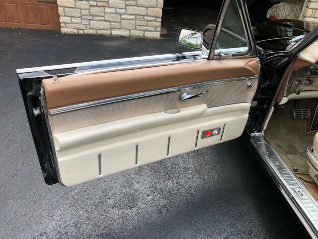 Ford Thunderbird 1963 image number 26