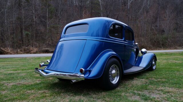 Ford Victoria 1934 image number 4
