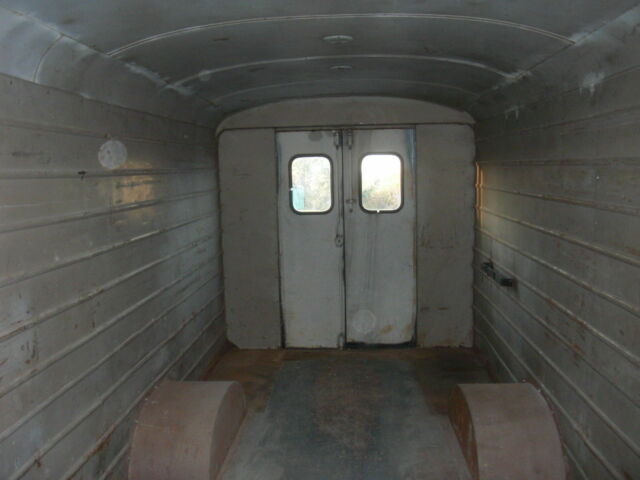 International Harvester Metro 1961 image number 1