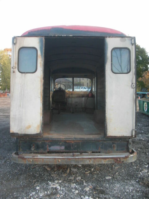 International Harvester Metro 1961 image number 16